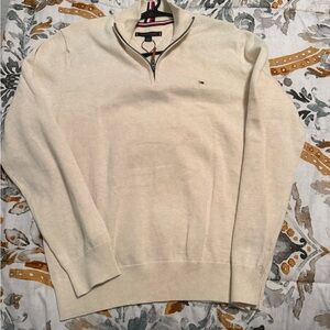 Tommy Hilfiger Men's Quarter Zip Up Sweater in Cream New without tags large